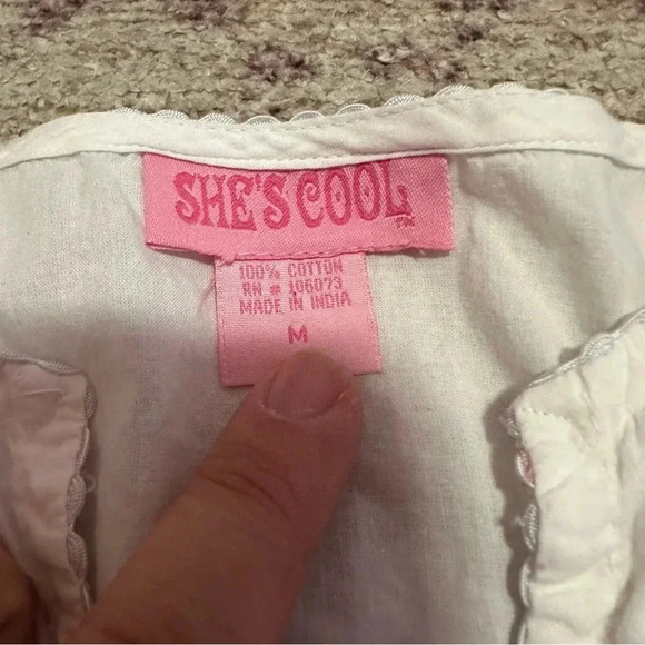 Y2K White embroidered floral blouse with pink accents size medium - Picture 5 of 12